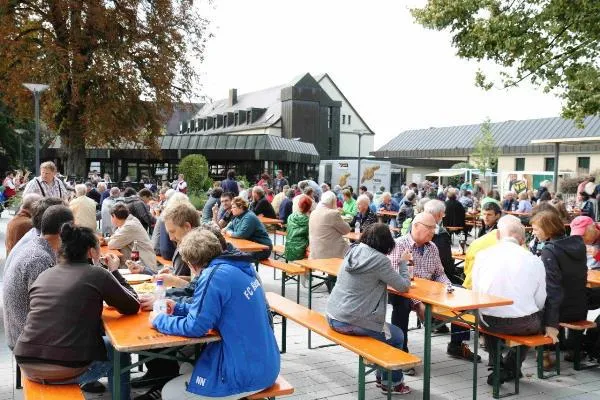 Informationen satt beim Rosenharzer Ortsfest Bild: Informationen satt beim Rosenharzer Ortsfest