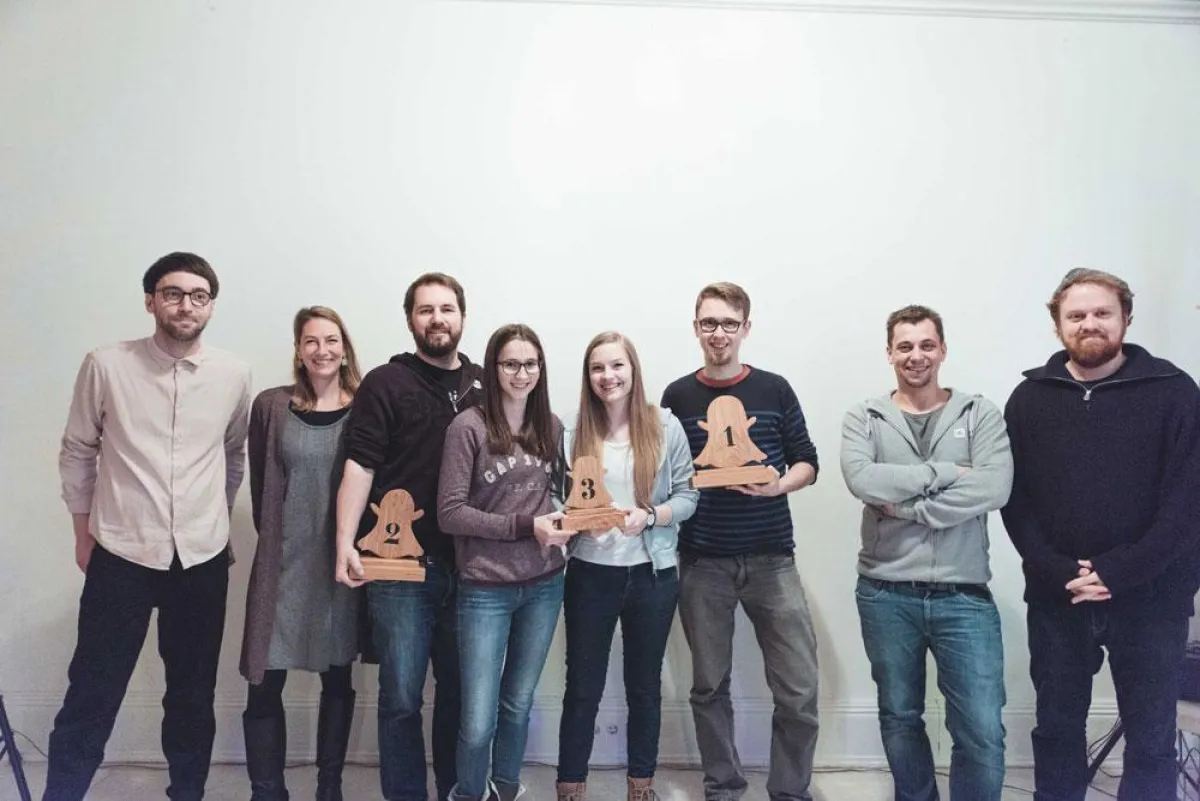 Hamburger Jung Fynn Francke feiert seinen ersten Snapchat Filmpokal