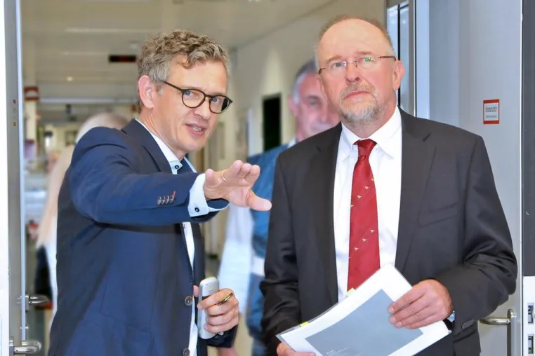 Axel Schäfer (SPD) zu Gast im Epilepsiezentrum Bild: Axel Schäfer (SPD) zu Gast im Epilepsiezentrum