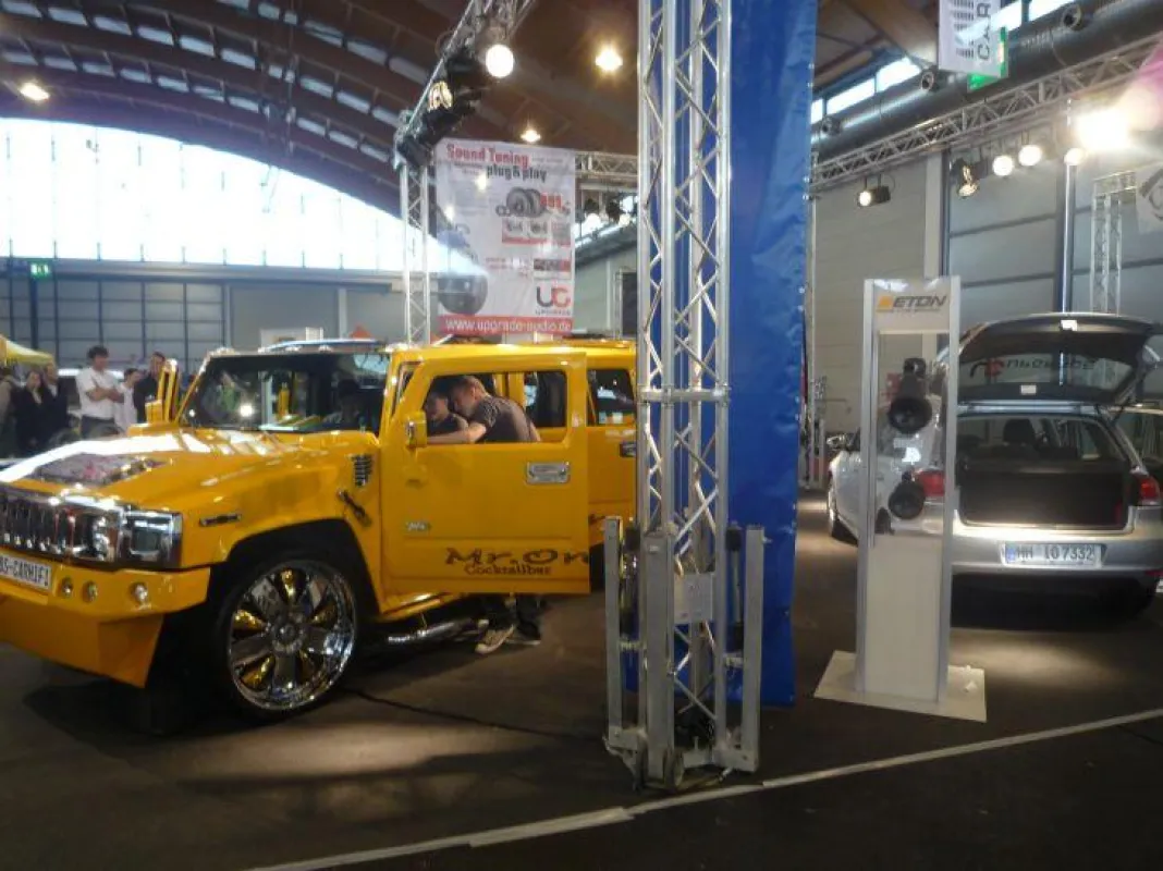 Hummer H2 von ETON in Friedrichshafen