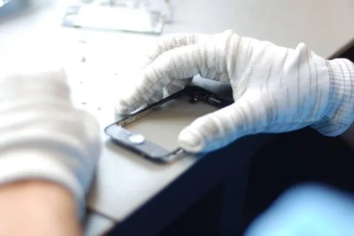 Bild: Solutionbar bietet ab sofort »Express-iPhone-Reparaturen« an