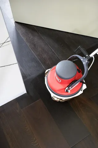 Bild: Naturböden - Frischzellenkur vom Fachmann