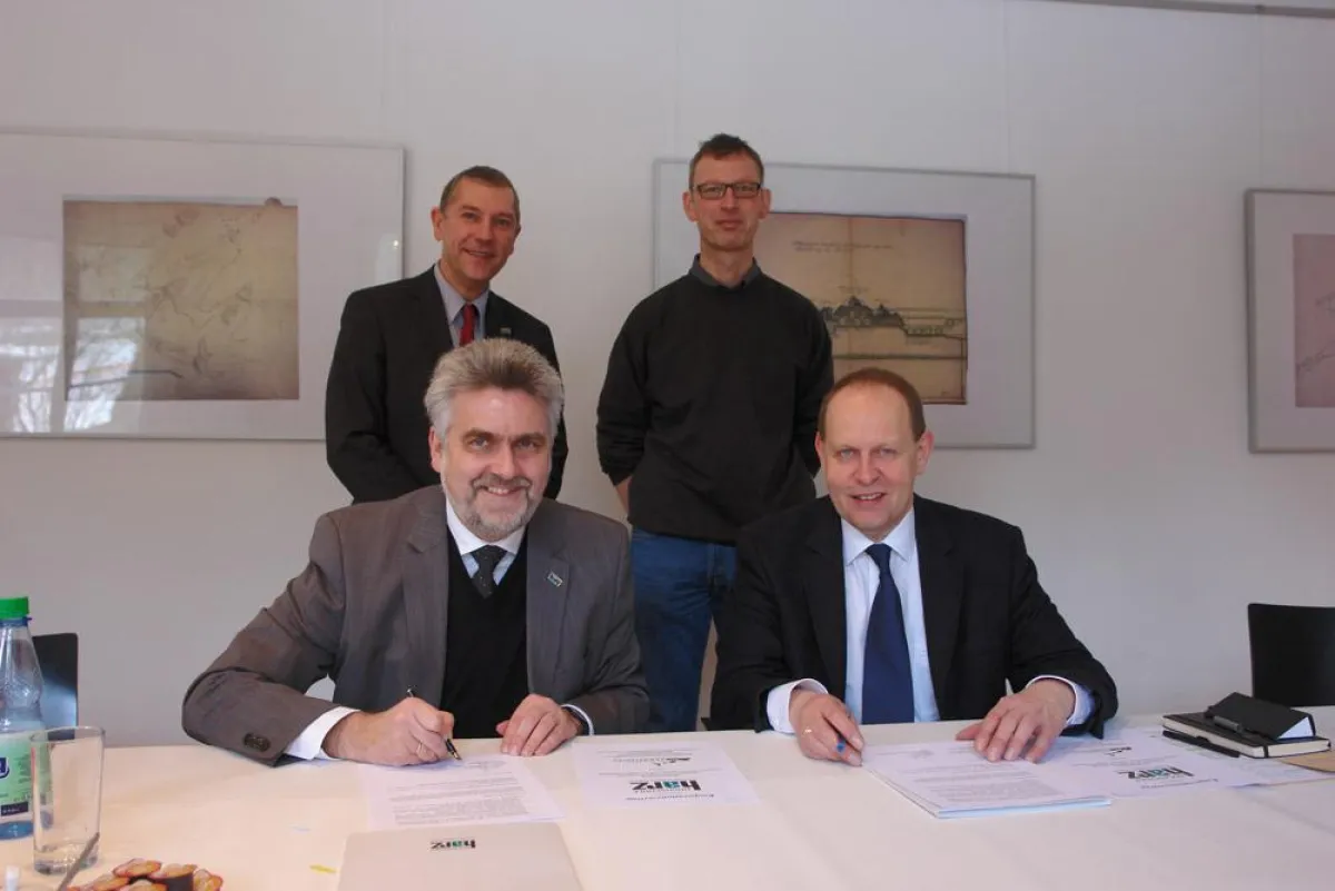 Prof. Dr. Armin Willingmann, Rektor der Hochschule Harz, und Geschäftsführer Gerhard Lenz.