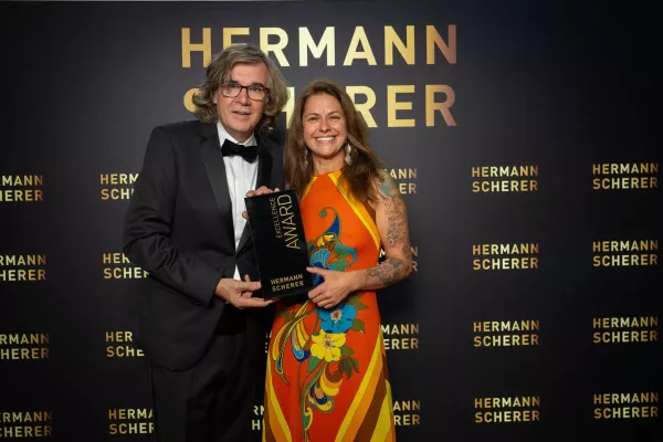 Bild: Von Mut und Entschlossenheit: Stina Herz inspiriert beim Speaker Slam mit bewegender Botschaft