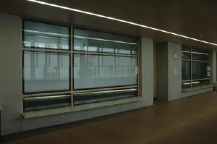 Bild: Erweiterungsbau der Wirtschaftsschule Aibling mit Brandschutzsystem PLANLINE von Glastec