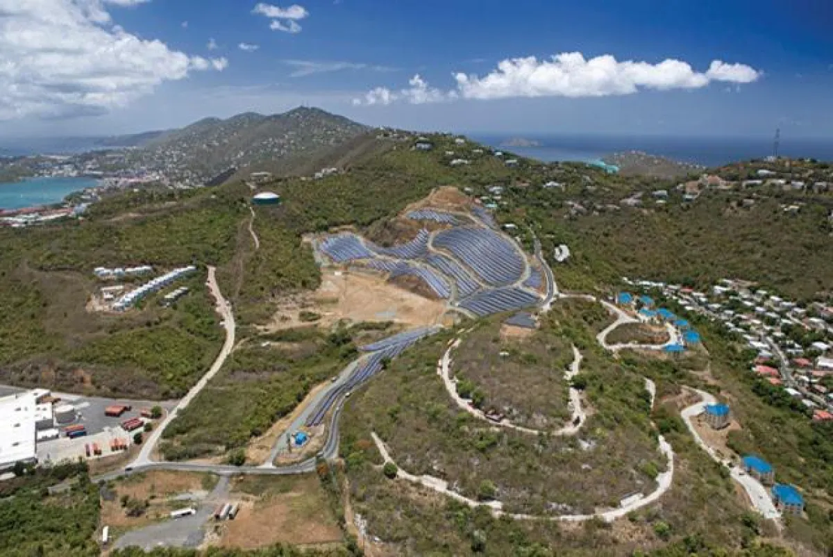 Wechselrichter von KACO new energy in der größten Solaranlage der Virgin Islands.