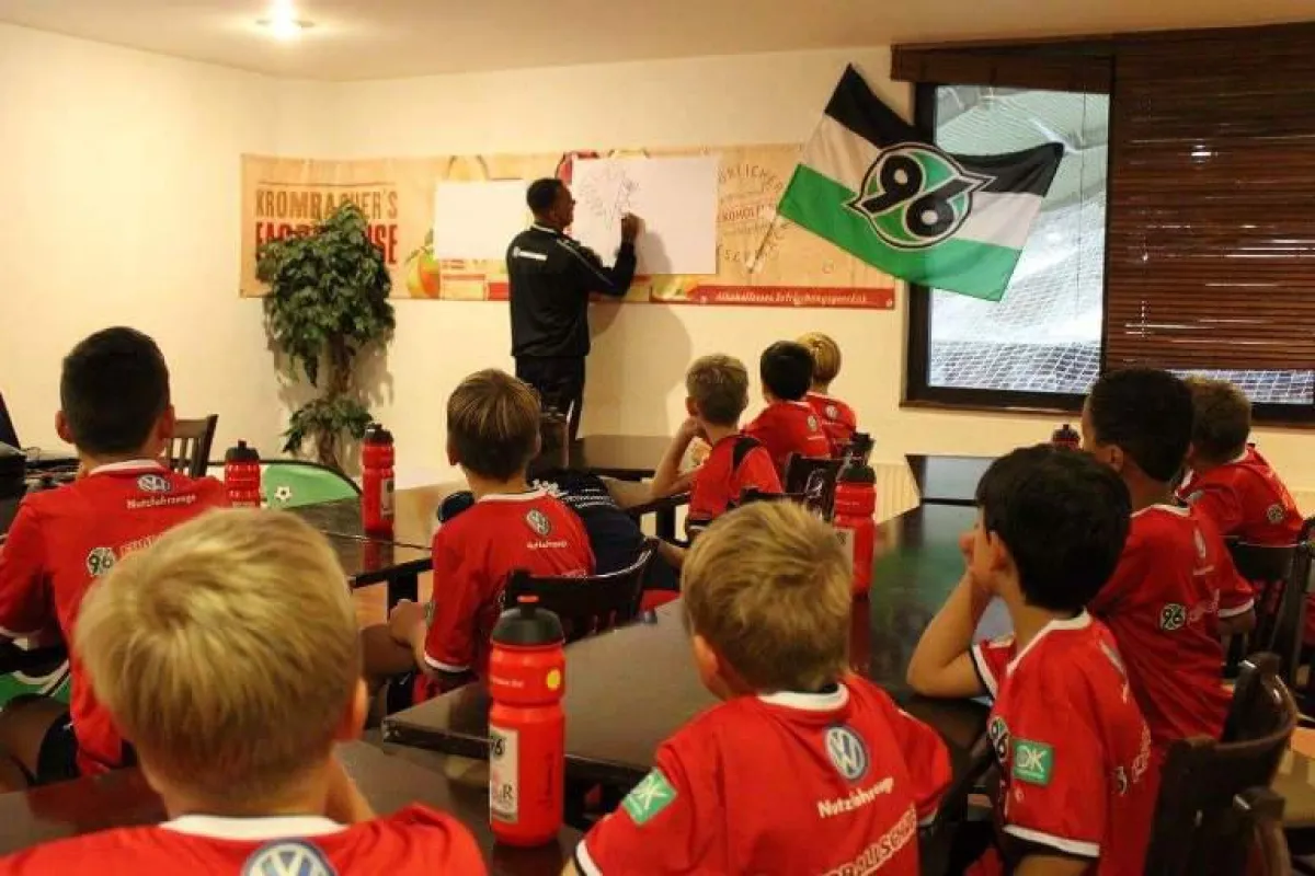 Martin Rietsch aka 2schneidig beim Feriencamp von Hannover 96