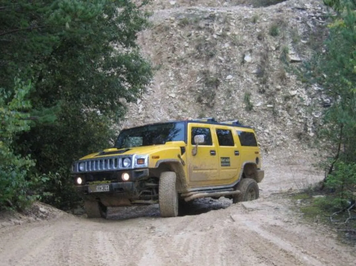 Der Hummer H2 in seinem ursprünglichen Element