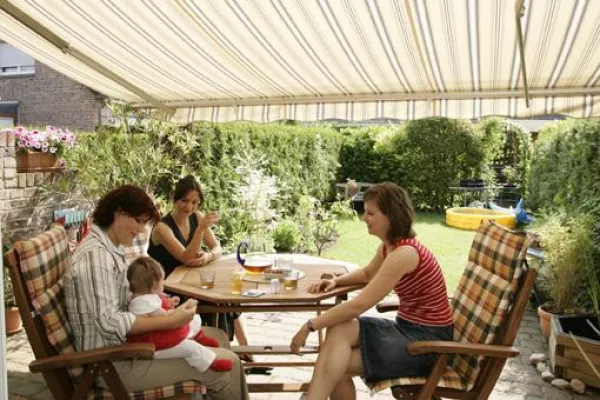 Bild: Markisen und Rollläden vom Fachmann - Sonnenschutz nach Maß