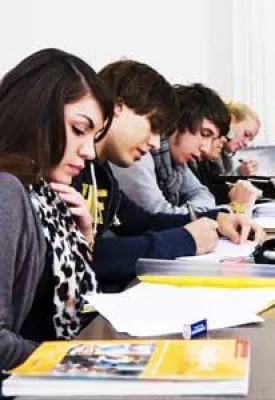 Summer School an der Academy for Management Assistants und der International Business School Lippstadt Bild: Summer School an der Academy for Management Assistants und der International Business School Lippstadt