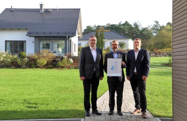 Bild: Hanse Haus erhält zum dritten Mal in Folge das Bonitätszertifikat „CrefoZert“ der Creditreform