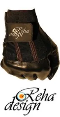 RehaDesign Rollstuhlhandschuhe: Spezialdesign für aktive Rollstuhlfahrer Bild: RehaDesign Rollstuhlhandschuhe: Spezialdesign für aktive Rollstuhlfahrer