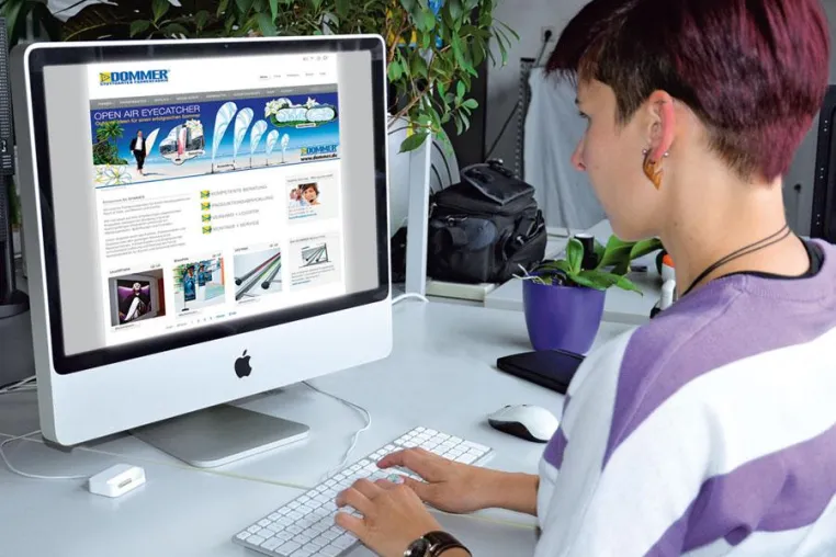 Bild: Dommer Stuttgarter Fahnenfabrik geht mit neuer Website an den Start
