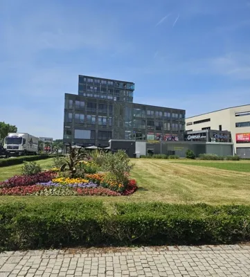 Bild: Unternehmensnachfolge Passau: Wenn kein Familiennachfolger bereitsteht, übernehmen Externe die Verantwortung