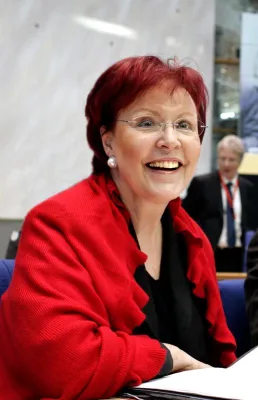 Wieczorek-Zeul hält Laudatio für Flüchtlings- und Menschenrechtsaktivisten Elias Bierdel Bild: Wieczorek-Zeul hält Laudatio für Flüchtlings- und Menschenrechtsaktivisten Elias Bierdel