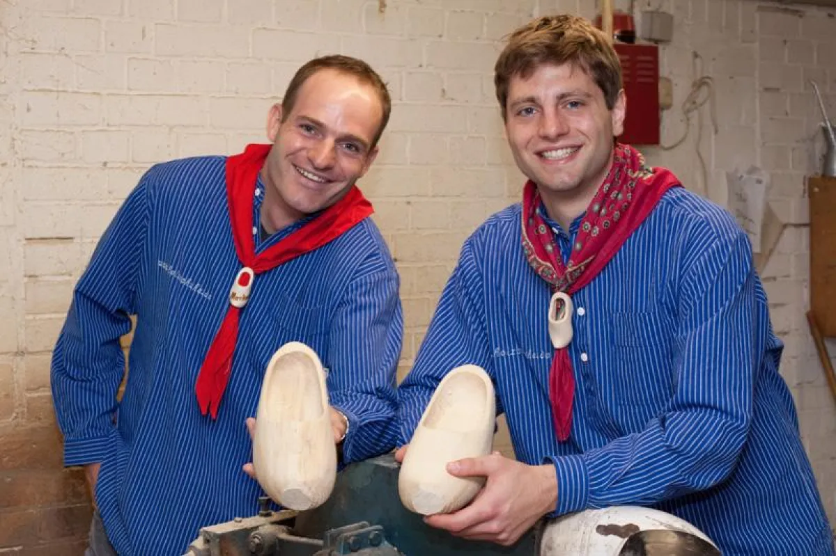 Die beiden holzschuhbegeisterten Münsterländer, Markus Berger und Tobias Große-Puppendahl