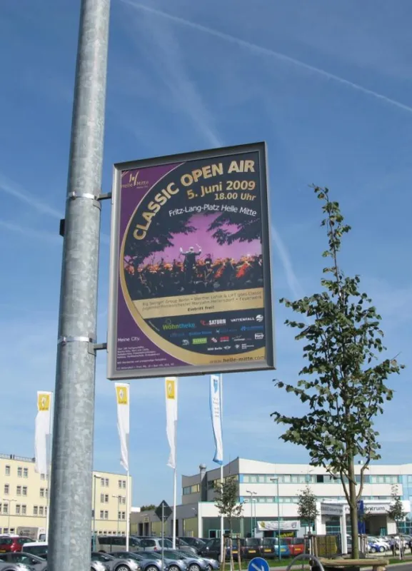 Ordentliches Stadtbild durch Laternenmastenwerbung
