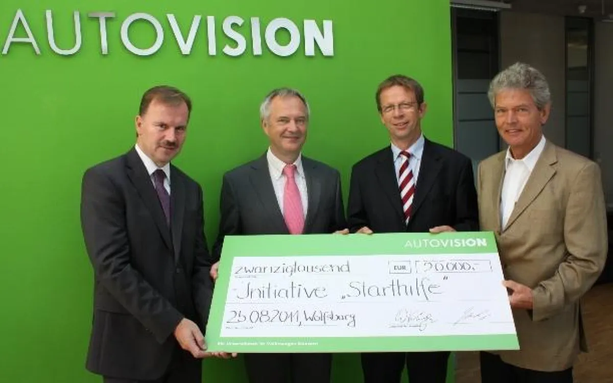 v.l., Bernd Gander, Dr. Wilfried Krüger (AutoVision GmbH), Klaus Mohrs (Mitinitiator „Starthilfe“) und Ulrich Ness („Starthilfe“)