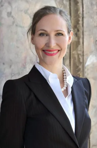 Bild: Haben Anzugmenschen überhaupt Gefühle? Eine neue Perspektive auf Topmanager mit Businesscoach Jessica Wahl