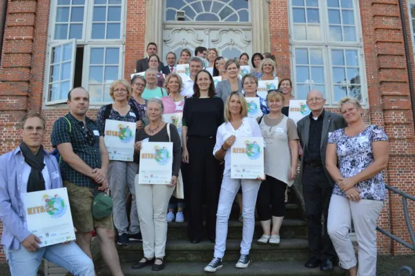 Bild: Staatssekretärin für Energiewende ehrt 14 Klimaretter-Kitas