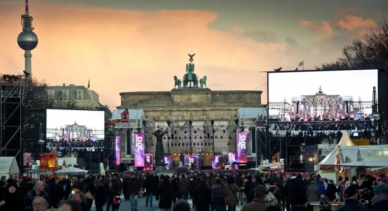 Silvester in Berlin mit LED-Technik von XL Video Bild: Silvester in Berlin mit LED-Technik von XL Video