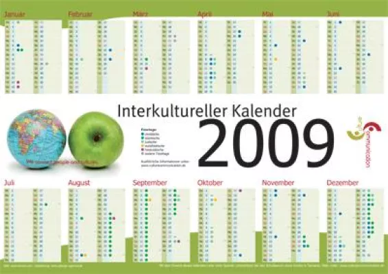 Bild: Interkultureller Kalender 2009 und 100 Schuluniformen für Kinder in Tansania