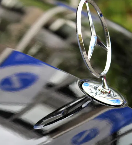 Zurich von Daimler Financial Services AG zur "Versicherung des Jahres" ausgezeichnet Bild: Zurich von Daimler Financial Services AG zur "Versicherung des Jahres" ausgezeichnet