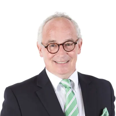 Bild: LV 1871 gratuliert Aufsichtsratsvorsitzendem Dr. Peter Hohenemser zum 70. Geburtstag