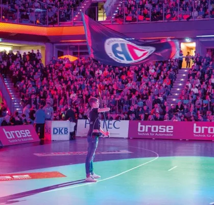 Bild: Handball-Bundesliga: HC Erlangen bittet Henstedt-Ulzburg zum schwarzen Tanz