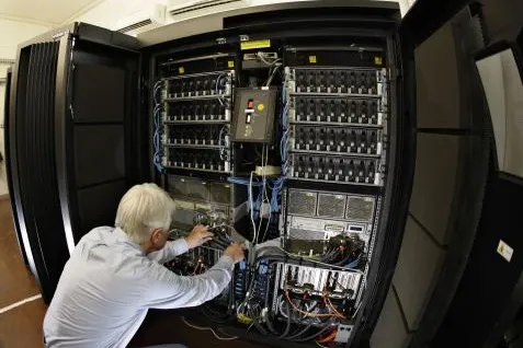 Bild: DG-i – Dembach Goo Informatik unterstützt Mainframe-Projekt an der Universität Leipzig
