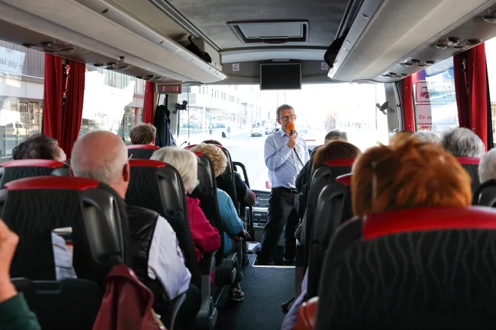 Bild: Oberbürgermeister Mohrs zeigt seine Stadt