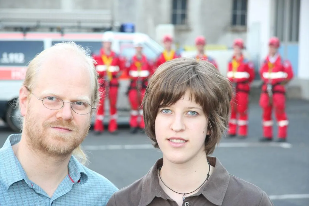 Dr. med. Rainer Röhrig und cand. med. Sophie Ruhrmann erforschen deutsche Höhenrettungsgruppen