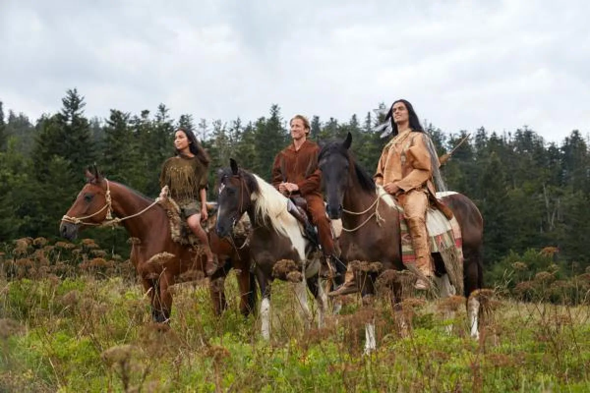 Winnetou, Old Shatterhand und Apanatschi wieder auf dem Pferderücken Foto: RTL, Nikola Predovic, Rat