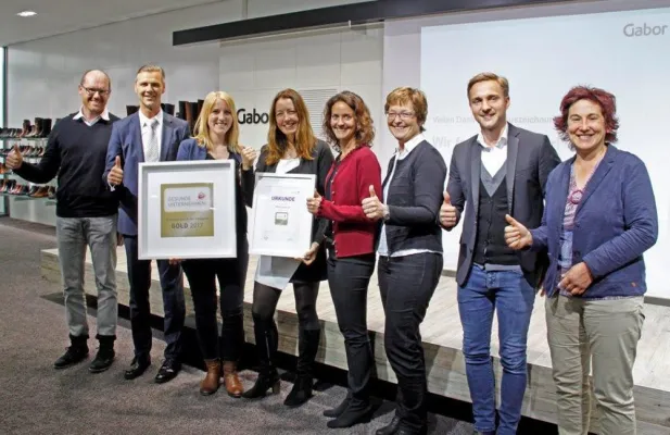 Bild: Gabor von der Initiative GESUNDE UNTERNEHMEN mit Gold ausgezeichnet.