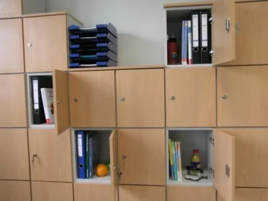 Bild: Schwere Last im Schulalltag - Eltern rufen neues Projekt für ihre Kinder ins Leben