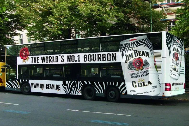 Mit JIM BEAM & Cola beginnt die WM-Party schon auf dem Weg zum Public Viewing Bild: Mit JIM BEAM & Cola beginnt die WM-Party schon auf dem Weg zum Public Viewing