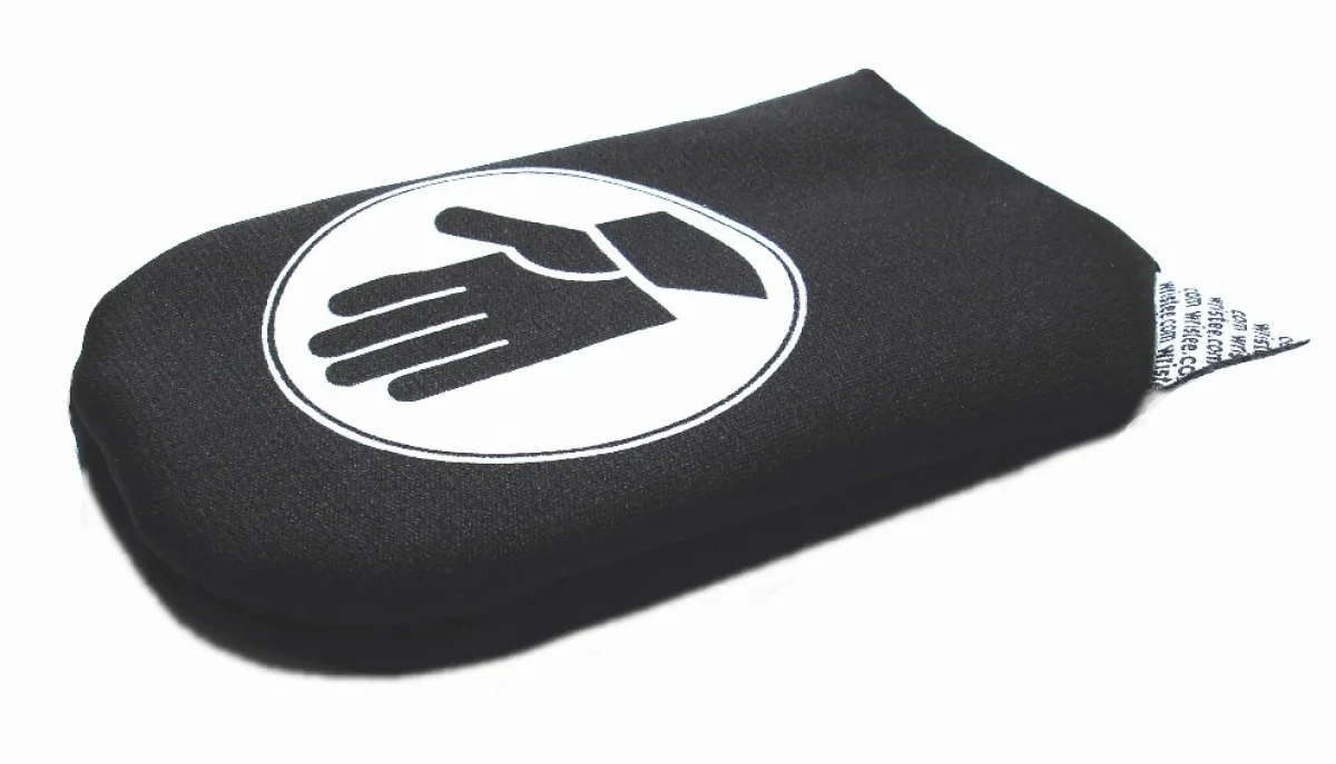 Handgelenkauflage wristee in der schwarzen Premium Edition 