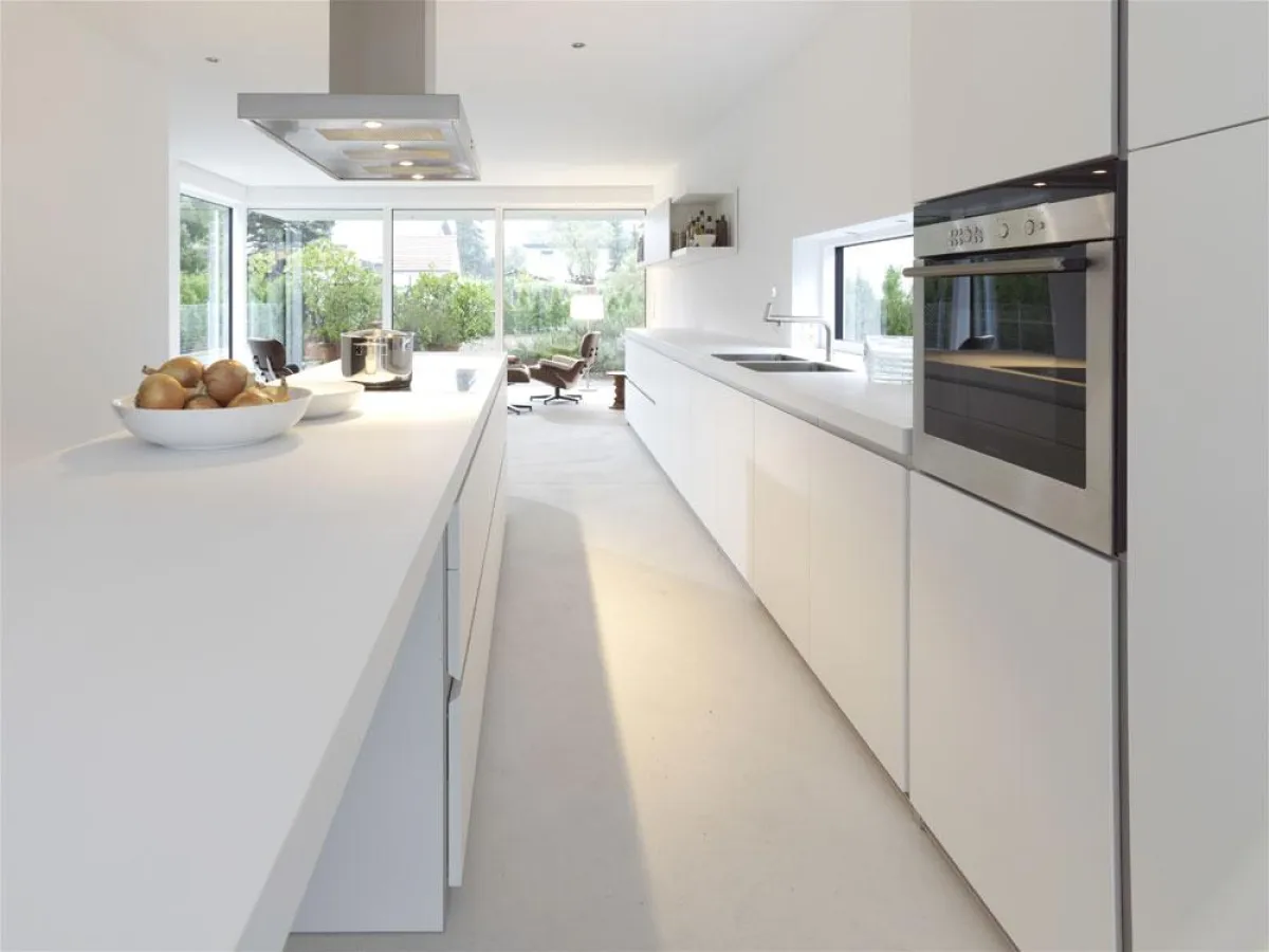 Im Erlebnisraum Küche werden auch die Arbeitsplatten aufgewertet. Foto: Bulthaup