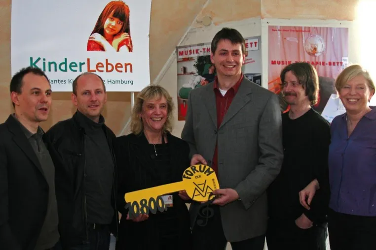 Bild: Analogue Audio Association spendet für ambulantes Kinderhospiz KinderLeben e.V.