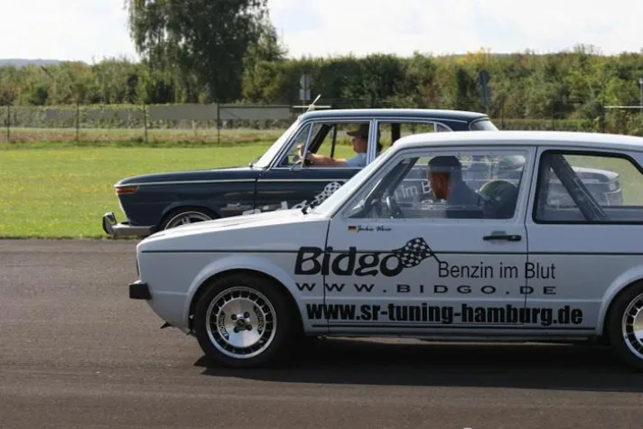 Bild: Prinz Marcus von Anhalt kneifft gegen Bidgo Golf mit 600 PS