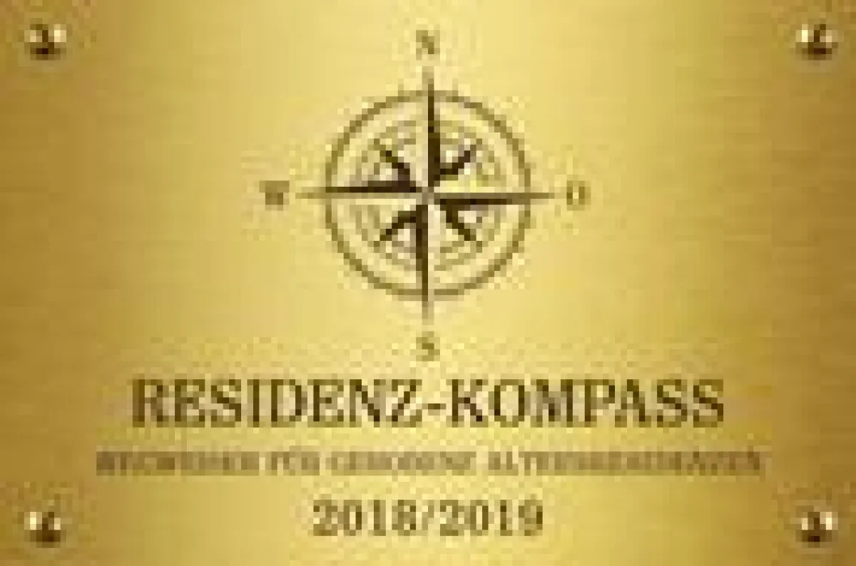 Messingplakette des Residenz-Kompasses: Auszeichnung als Wegweiser für gehobene Altersresidenzen