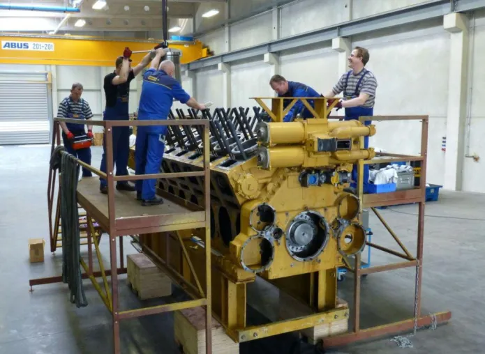 Service für Großmotoren in der Halbleiterindustrie Bild: Service für Großmotoren in der Halbleiterindustrie
