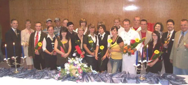 Bild: Azubis in den Alltag verabschiedet