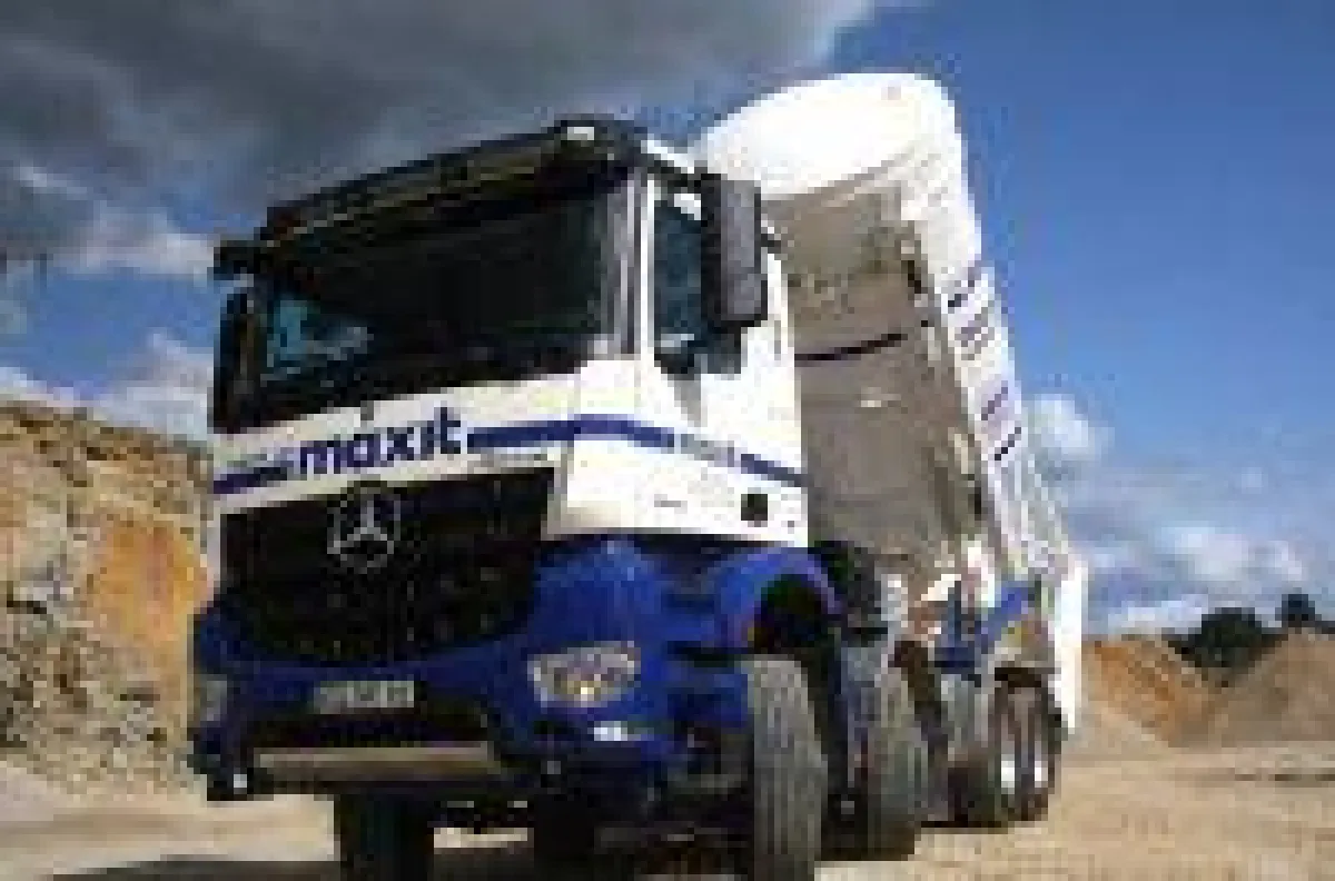 Siloestriche von maxit sind besonders fließ- und pumpfähig. Sie zeichnen sich durch eine frühe Belast- und Begehbarkeit aus.