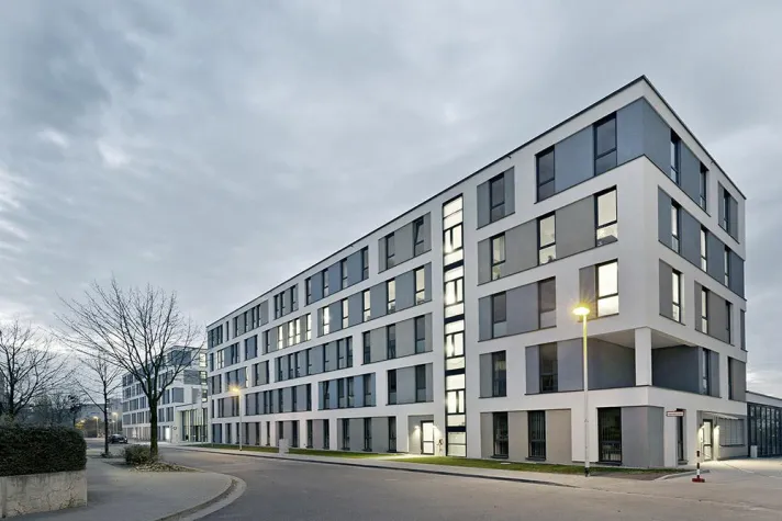 Bild: Industrie- und Gewerbebau sind Vorreiter