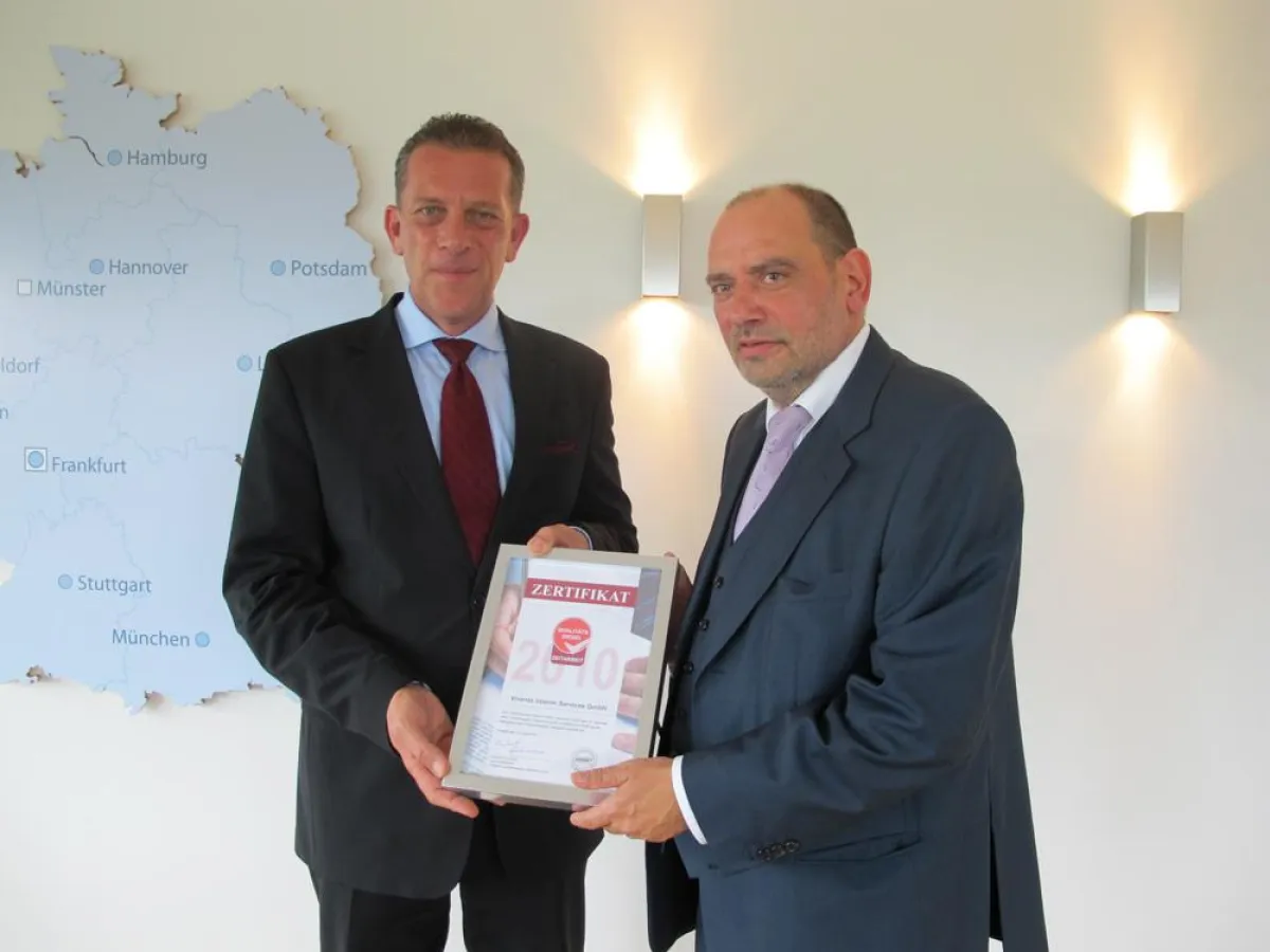 VIS-Geschäftsführer Thomas Koop und Norbert Fuhrmann (IQZ)