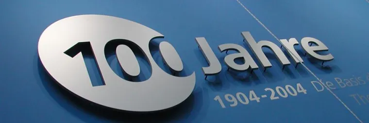 Unternehmenshistorie als lebendigen Teil der Identität kommunikativ nutzen. Bild: Unternehmenshistorie als lebendigen Teil der Identität kommunikativ nutzen.