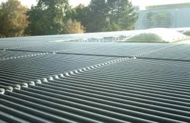 Bild: Keller Lufttechnik: Neue Photovoltaik-Technologie auf dem Hallendach