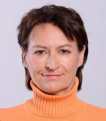 Bild: Prof. Nagy beruft Prof. Dr. Connie Voigt zur Leiterin des Studienganges Management in International Business