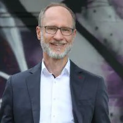 Wirtschaftliche Risiken vermeiden: Rechtsberatung speziell für Hoteliers Bild: Wirtschaftliche Risiken vermeiden: Rechtsberatung speziell für Hoteliers